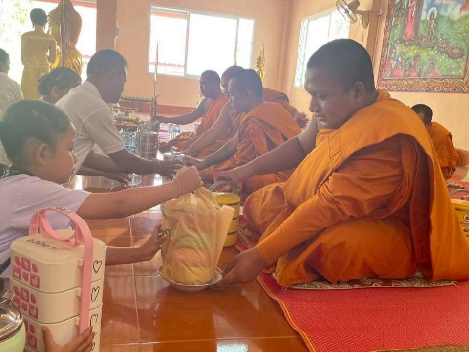 กิจกรรมยกชั้นไปวัดวันพระ ชั้นประถมศึกษาปีที่ ๑