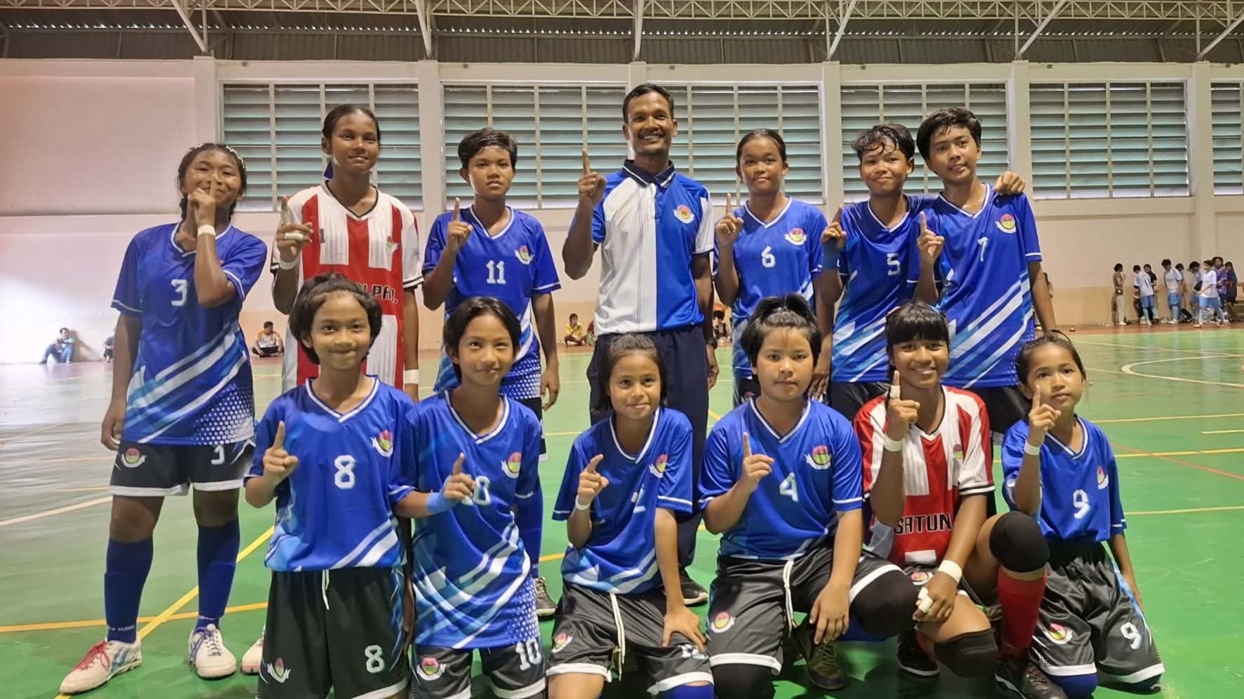 ทัพนักฟุตซอลหญิงโรงเรียนนิคมพัฒนาผัง ๖ คว้าชัยชนะเลิศ รุ่นอายุ ๑๘ ปี กีฬานักเรียนประจำจังหวัดและอำเภอ ประจำปี ๒๕๖๙ พร้อมลุยต่อระดับภาค